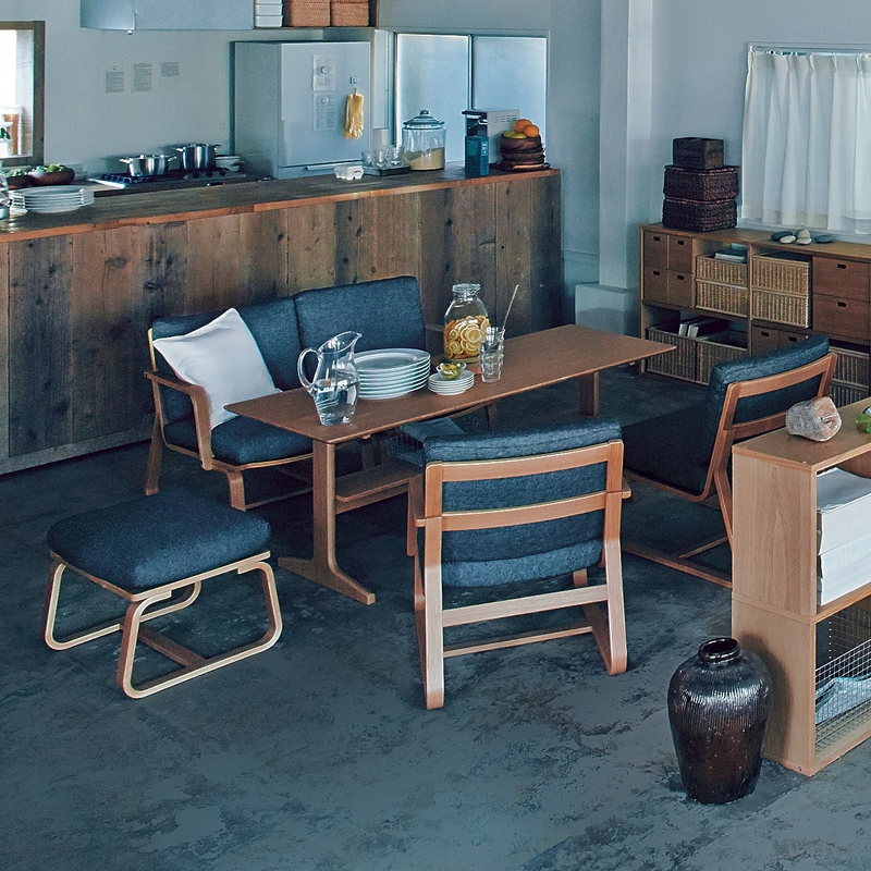 Oak store wood table