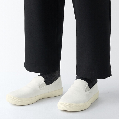 Muji black sneakers top